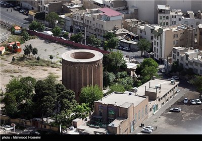  خاموشی برج‌های تاریخی تهران به احترام شهادت "سردار سلیمانی" 