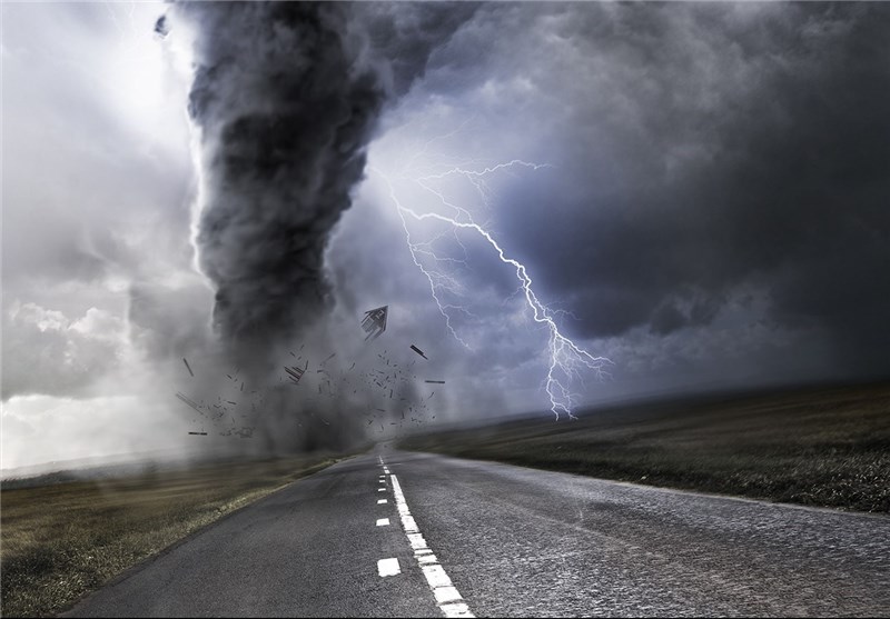 طوفان و گردباد ایالات غربی آمریکا را درنوردید/ 60 میلیون آمریکایی در مسیر گردباد + تصاویر