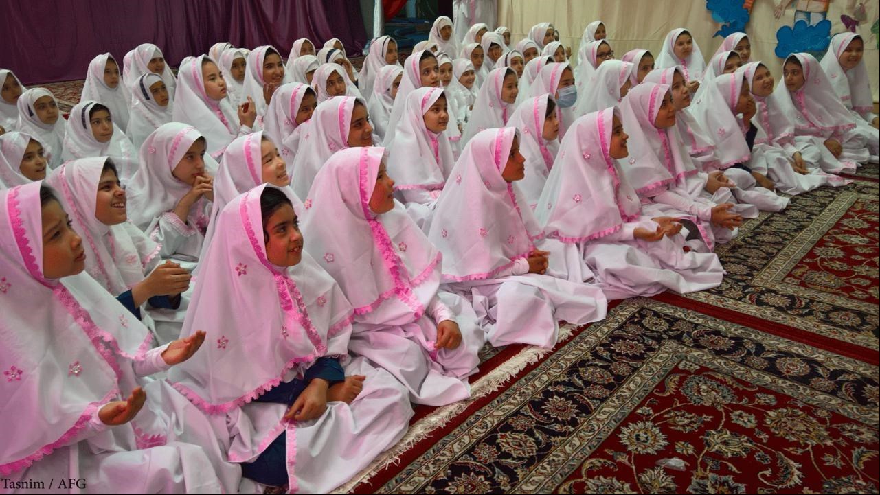 جشن تکلیف 3 هزار دانش آموز دختر در مصلی کرج برگزار شد