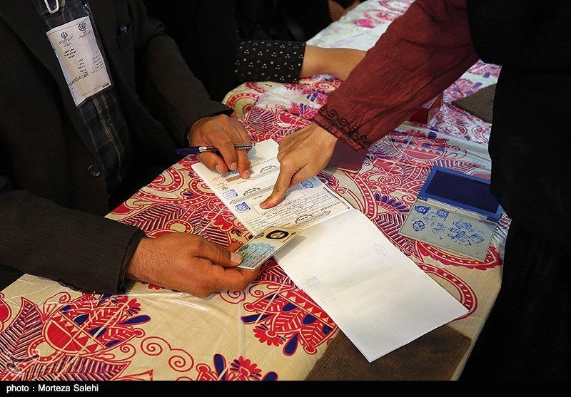 پایان انتخابات در حوزه انتخابیه خرم‌آباد، دورود و ازنا/ رأی‌گیری در بروجرد تا ساعت 22 تمدید شد