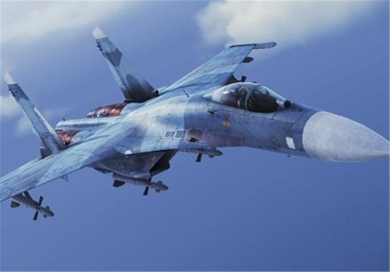 فیلم/دور کردن هواپیمای آمریکا توسط جنگنده روس