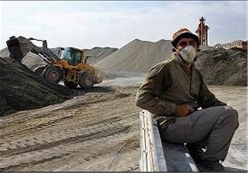 چوب پیمانکاران غیربومی لای چرخ کارخانه‌‌های داراب/ 11 کارخانه شن و ماسه  در آستانه تعطیلی