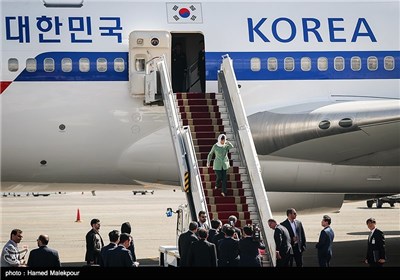 ورود پارک گئون هی رئیس جمهور کره جنوبی به تهران