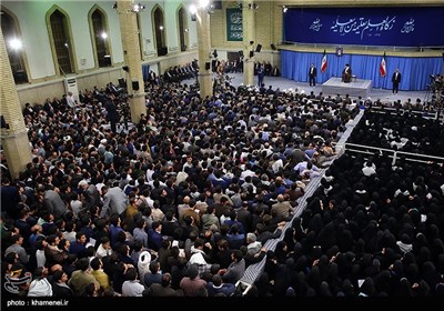 Leader Meets Iranian Teachers in Tehran