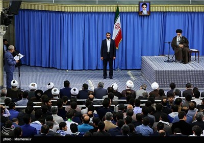 Leader Meets Iranian Teachers in Tehran