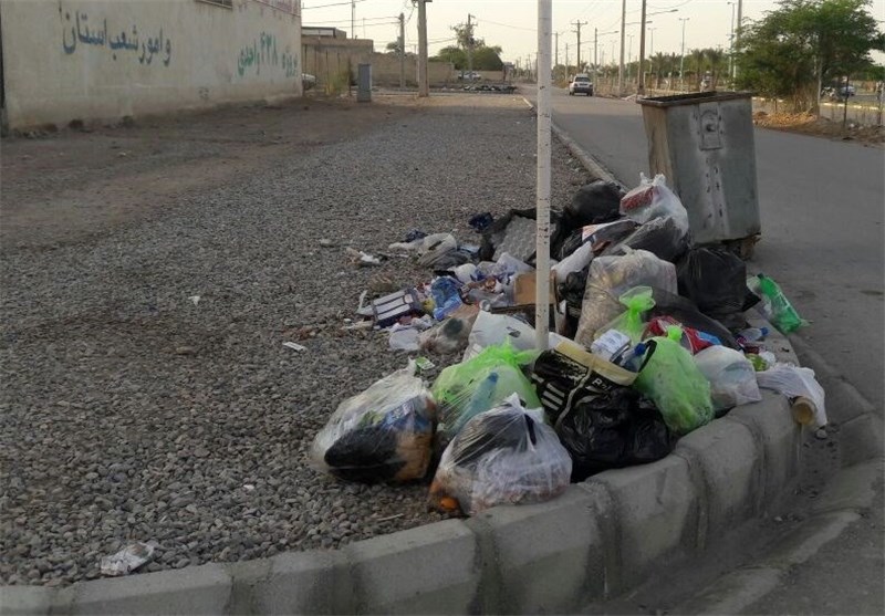 ماجرای انباشت زباله در برخی مناطق اهواز/ از کوتاهی پیمانکار تا وعده شورا برای بررسی موضوع