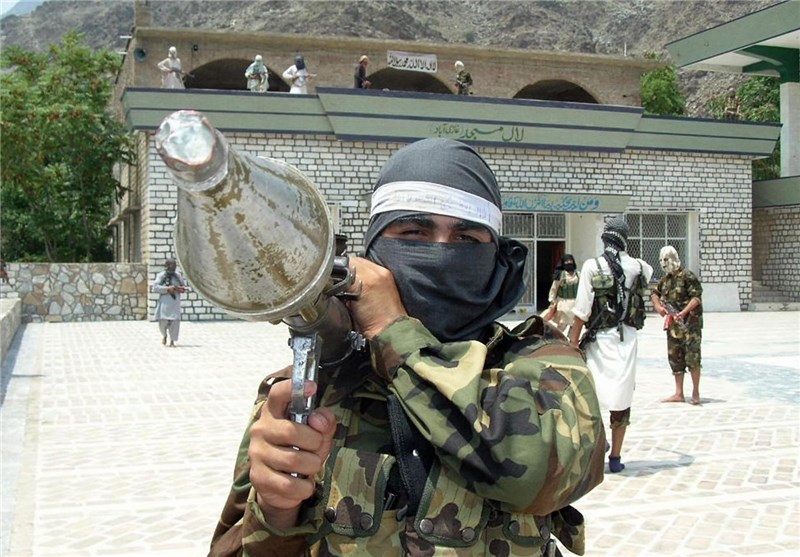 آیا نیروهای خارجی در افغانستان در برابر القاعده، طالبان و داعش می‌جنگند؟