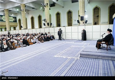 مجلس عزاء في ذکرى استشهاد الإمام الکاظم (ع) بحضور قائد الثورة في حسینیة الامام الخمینی (رض)