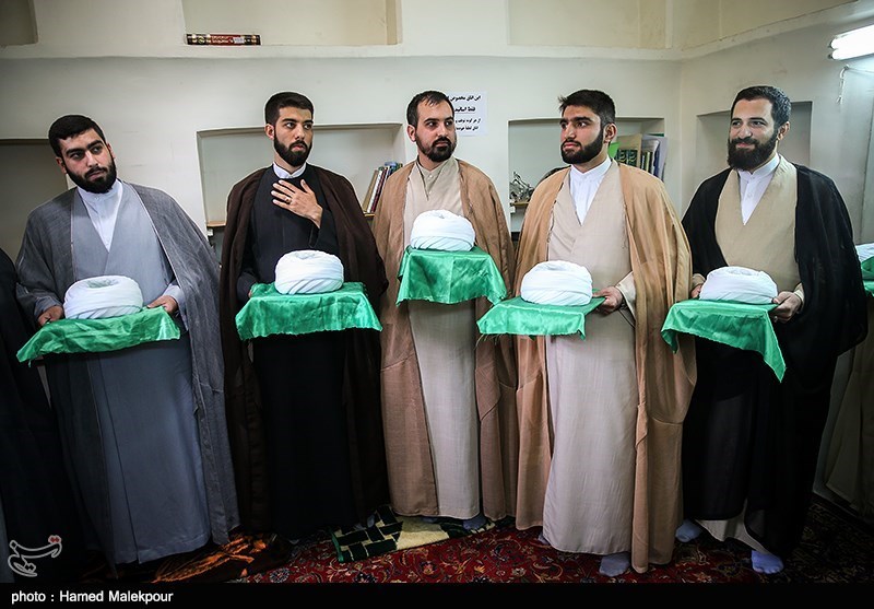 30 طلبه استان بوشهر ملبس به لباس روحانیت شدند