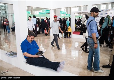 Book Lovers Flock to Tehran Book Fair