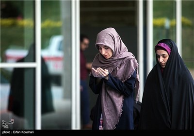 Book Lovers Flock to Tehran Book Fair