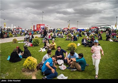 Book Lovers Flock to Tehran Book Fair