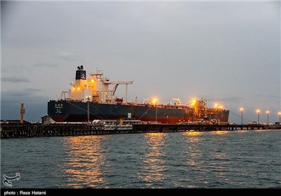  آغاز صادرات نفت ایران از دریای عمان با ظرفیت ۳۰۰ هزار بشکه در روز 