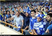 ازدحام هواداران استقلال در باجه‌های بلیت‌فروشی و آخرین وضعیت ورزشگاه + تصاویر