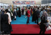 لاریجانی از نمایشگاه کتاب تهران بازدید کرد