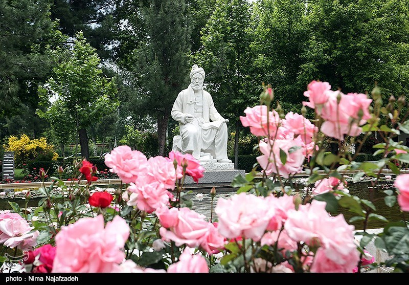 مشهد| فردوسی مهم‌ترین نگهبان زبان و ادب پارسی است