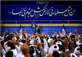 جمعی از مدیران و مدرسان حوزه‌های علمیه‌ تهران با امام خامنه‌ای دیدار کردند