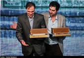 اهدای جایزه عشق، امید و تهران‌شناسی به شهاب حسینی بازیگر و حسن فتحی کارگردان سریال شهرزاد