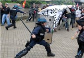 French Police Break Up Refinery Blockade amid Anti-Reform Showdown