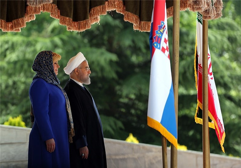 استقبال رسمی روحانی از رئیس‌جمهور کرواسی