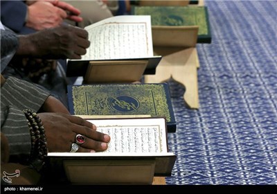 Leader Receives Quran Reciters, Memorizers