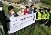 خبرنگاران حافظ محیط زیست منطقه گردشگری مارمیشو ارومیه را پاکسازی کردند