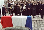 احضار روح میتران توسط سوسیالیست‌های فرانسه