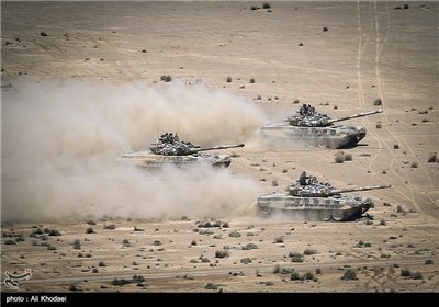 Iran’s Army Ground Force Holds Military Drill in Desert Areas