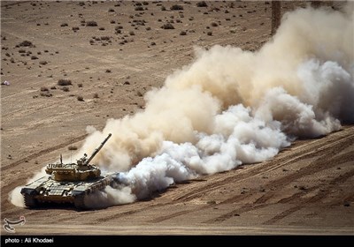 Iran’s Army Ground Force Holds Military Drill in Desert Areas