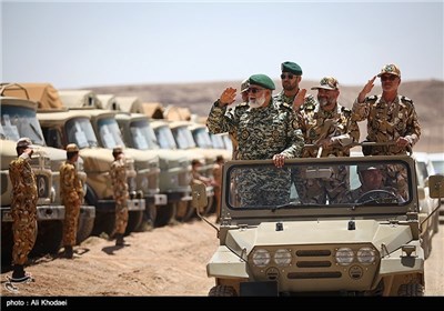 Iran’s Army Ground Force Holds Military Drill in Desert Areas