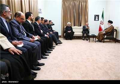 Leader Meets Afghan President in Tehran 