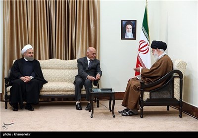 Leader Meets Afghan President in Tehran 