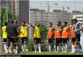 برنامه تمرینی تیم ملی ایران و قرقیزستان در ورزشگاه آزادی