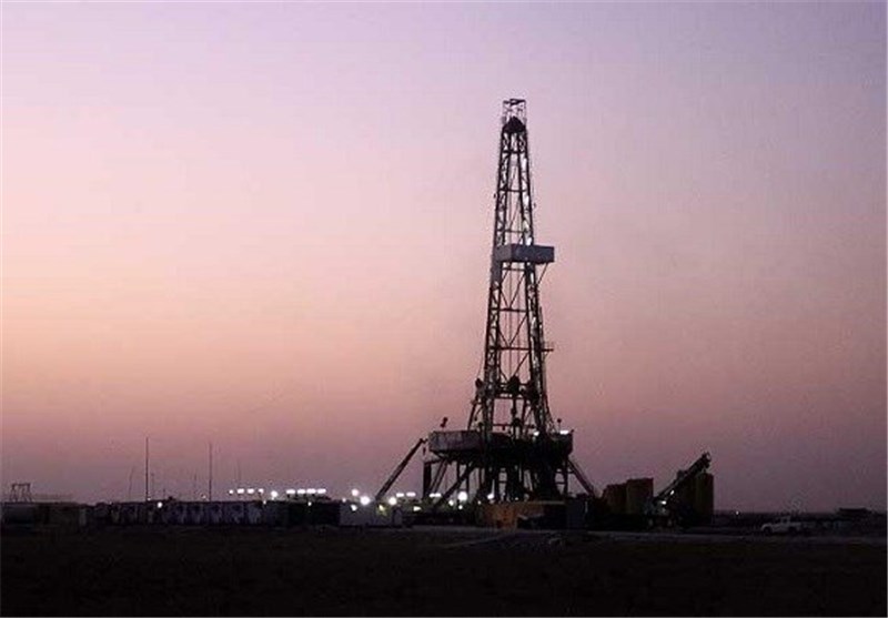 Iran, Russia Sign Major Deal on Development of Oil, Gas Fields