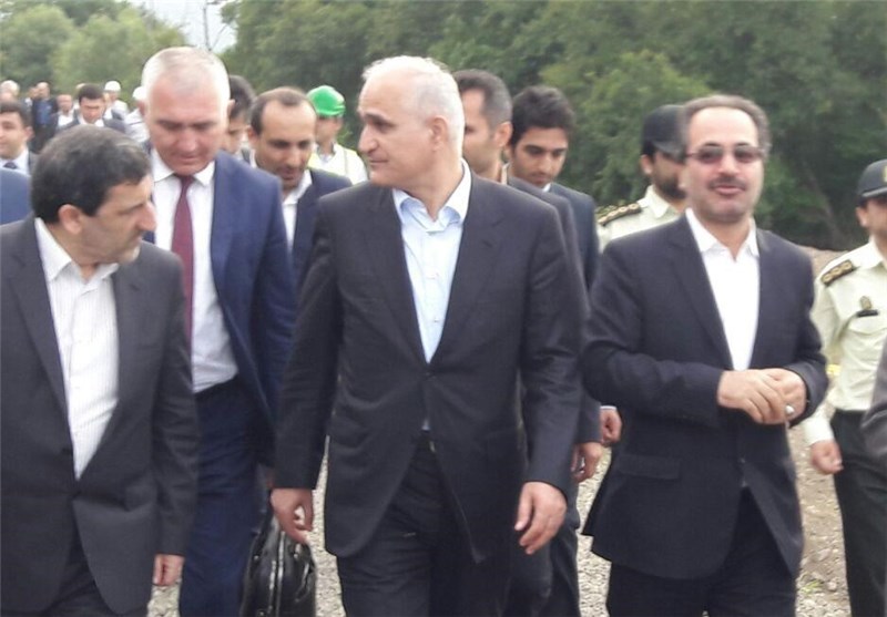 بازدید وزیر اقتصاد آذربایجان از روند اجرایی احداث پل ریلی در مرز آستارا