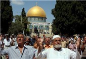 هزاران فلسطینی نماز جمعه را در مسجد الاقصی اقامه کردند