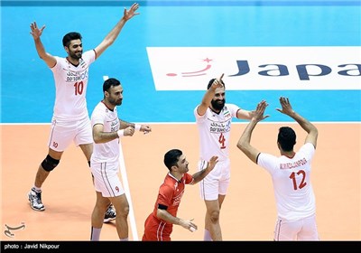المنتخب الوطني الإيراني لكرة الطائرة يواجه نظيره الاسترالي