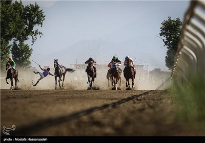 المرحلة الأخیرة من سباق الخیول فی کلستان