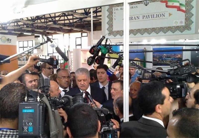 بازدید نخست وزیر الجزایر از غرفه ایران در نمایشگاه بین‌المللی الجزایر+ عکس