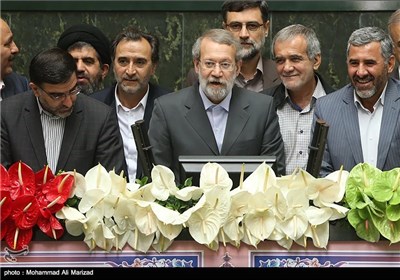  علی لاریجانی رئیسا مؤقتا لمجلس الشورى الإسلامی 