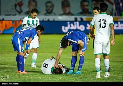 دیدار تیم های فوتبال ذوب آهن و استقلال - خرمشهر