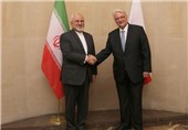 Iranian, Polish FMs Meet in Warsaw, Sign MoU on Political Cooperation
