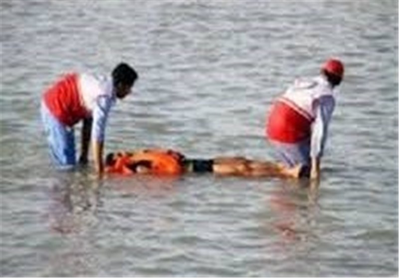 2 نوجوان در دریای خزر غرق شدند/ادامه تلاش برای یافتن جسد یکی از غرق شدگان