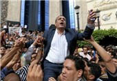 تجمع اعتراض آمیز به بازداشت رئیس اتحادیه روزنامه نگاران مصر