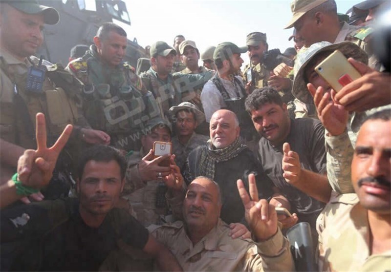 حضور حیدر العبادی در جبهه‌های نبرد علیه داعش در فلوجه + تصاویر