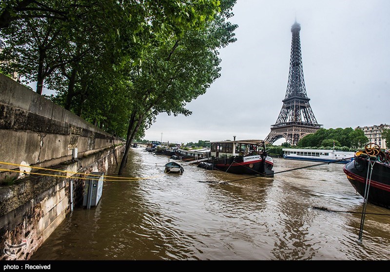 Death Toll in France Rises to 4 as Flooding Peaks in Paris