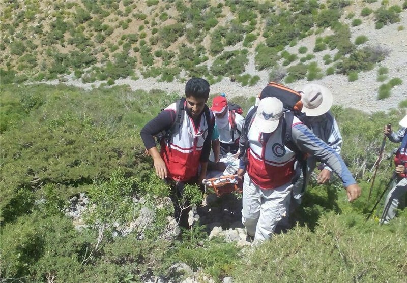 2 مصدوم از ارتفاعات اشترانکوه لرستان نجات یافتند