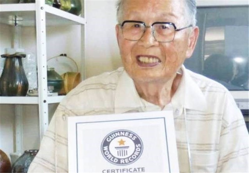 مرد ژاپنی مسن‌ترین فارغ‌التحصیل جهان شد