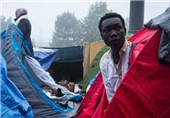 Police Dismantle Migrants&apos; Campsite near Northern Paris