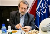 ضیافت افطاری لاریجانی برای 300 نماینده ادوار مجلس در 22 خرداد
